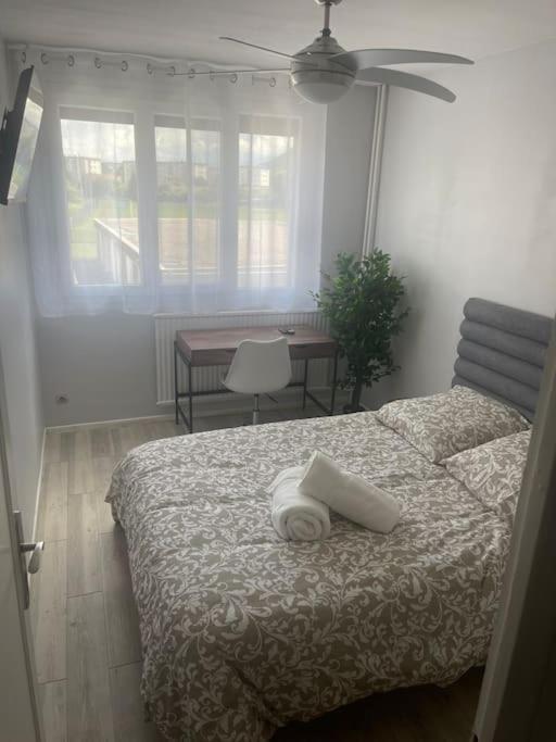 Appartement Entier Climatise - Parking Prive Сен-Мартен-д'Эр Экстерьер фото